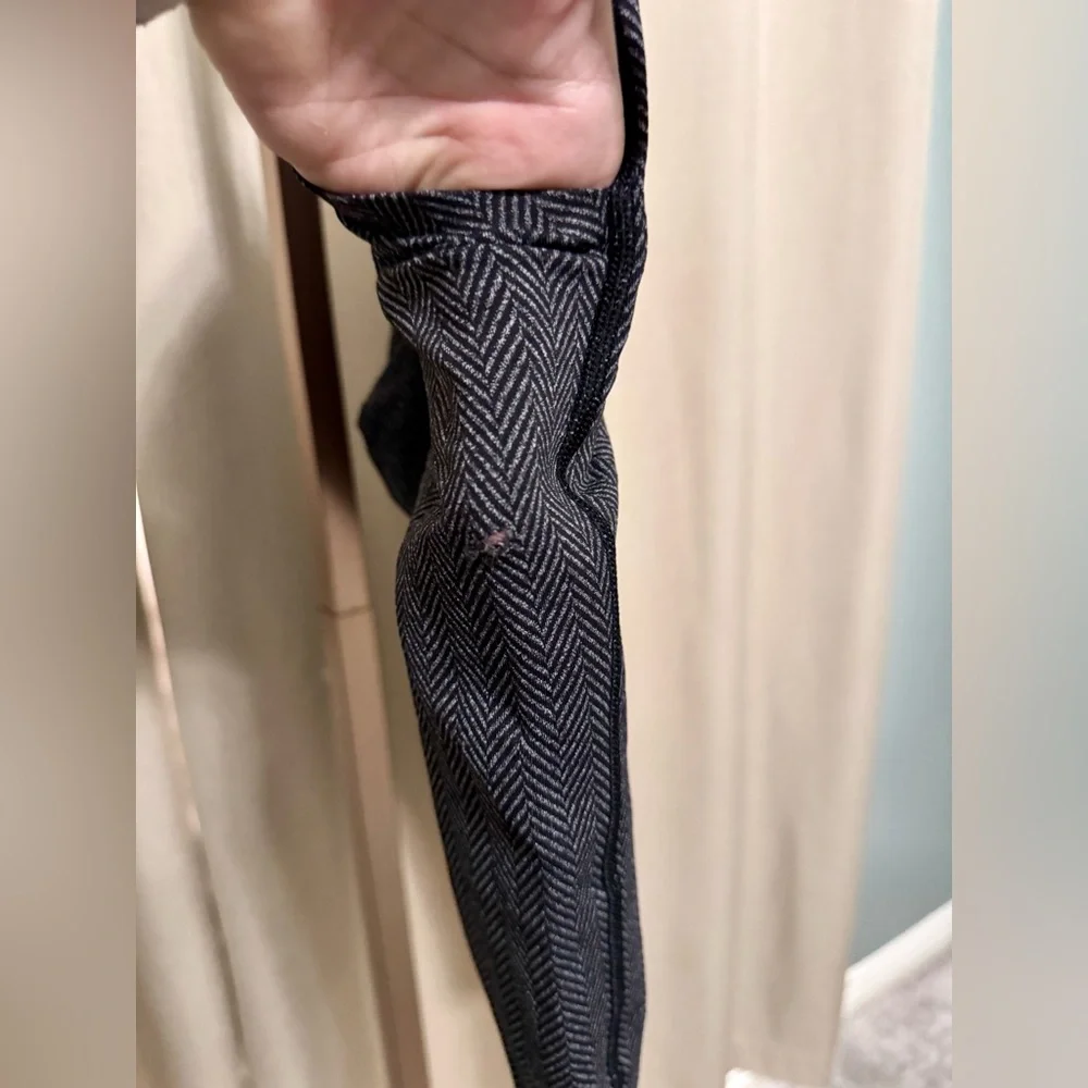 Lululemon Gray Herringbone Patterned Leggings - Size 10 - Picture 9 of 12
